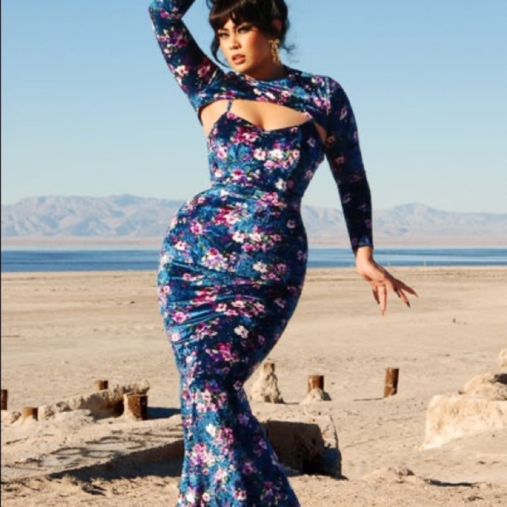 Supreme Maxi Velvet Dress with Removable Shrug
